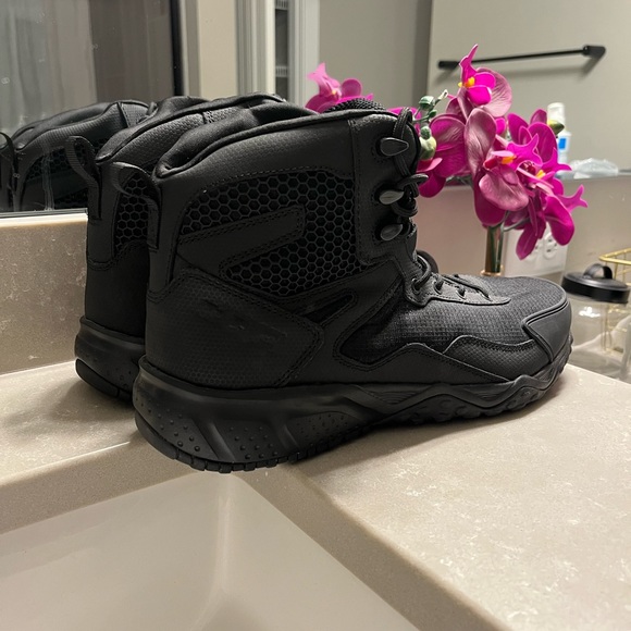 CQR duty boots M10. New, never worn. No tags - Picture 3 of 4